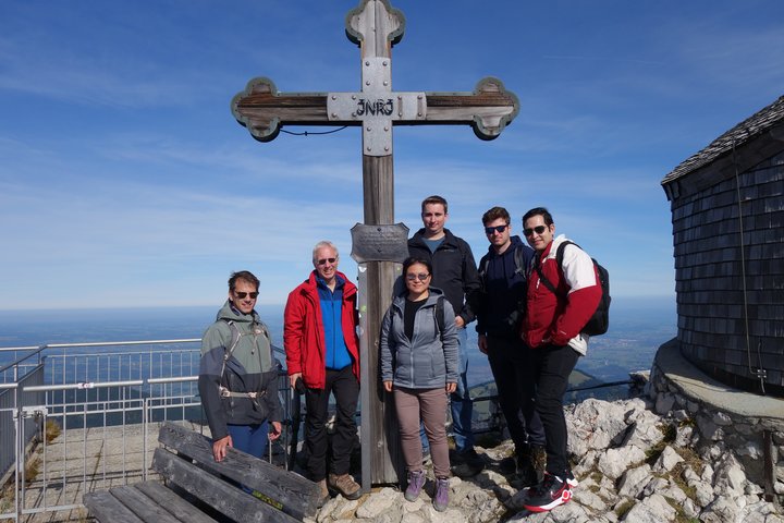 CPH Group picture at Wendelstein 1838m in 10/2021 (Foto: Christian Jirauschek TUEICPH)